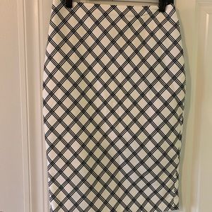 Black and white pencil skirt - size 8